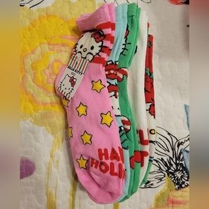 NWT 5 Pairs of Ladies Hello Kitty Ankle Socks